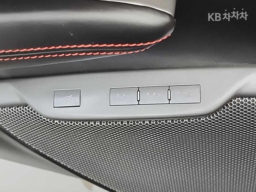 Ferrari Portofino — miniaturë 17