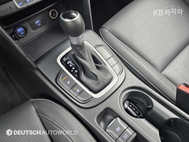 Hyundai Kona Hybrid 1.6 HEV Modern Special 10