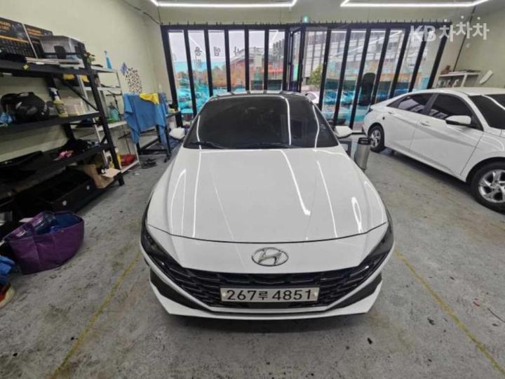 Hyundai Avante CN7 1.6 Gasoline Modern