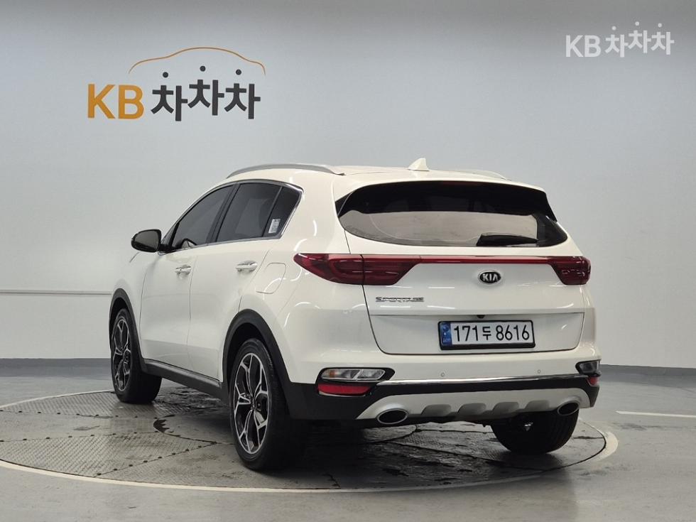 2022 - kia sportage