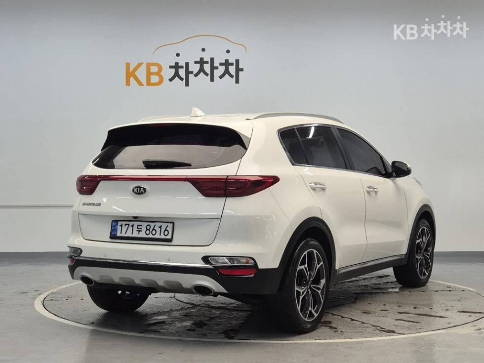 2022 - kia sportage