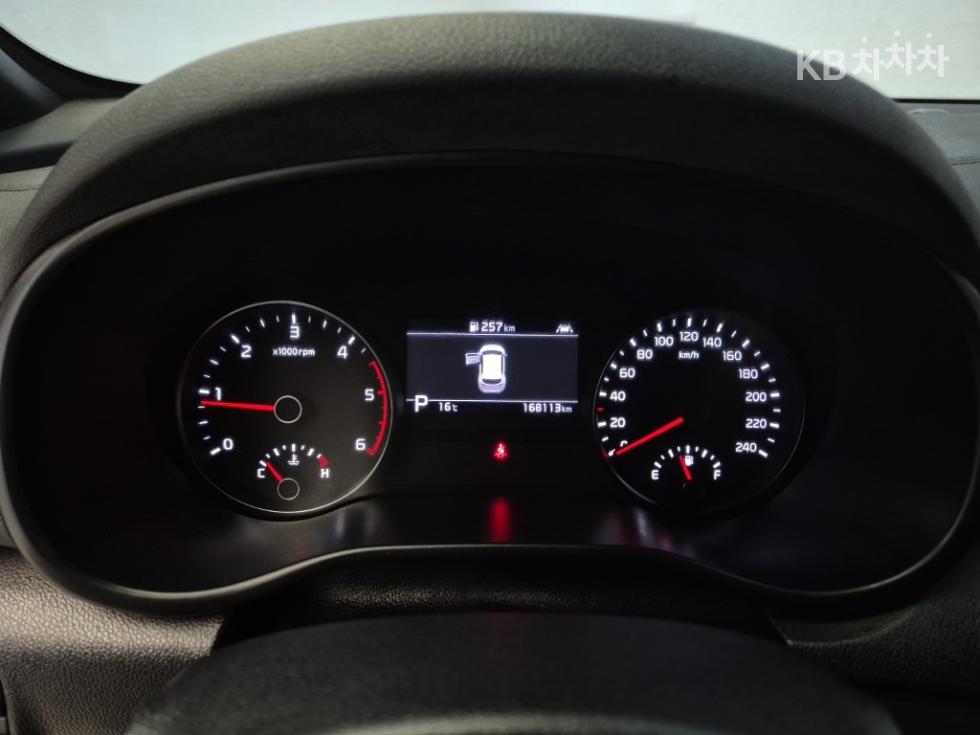 2022 - kia sportage