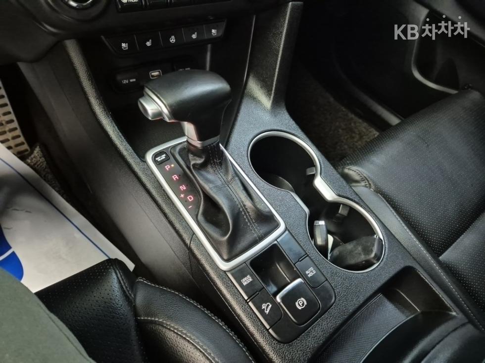 2022 - kia sportage