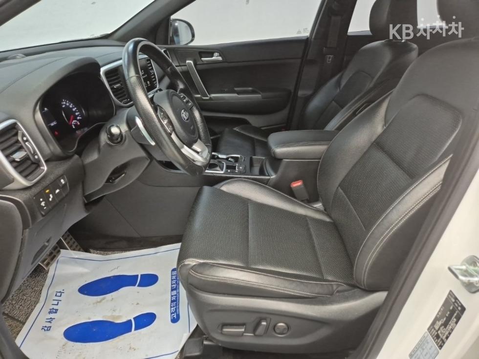 2022 - kia sportage