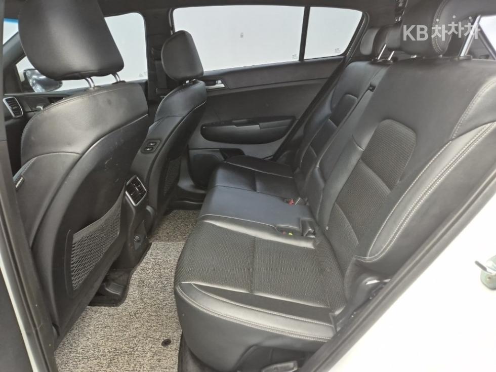 2022 - kia sportage