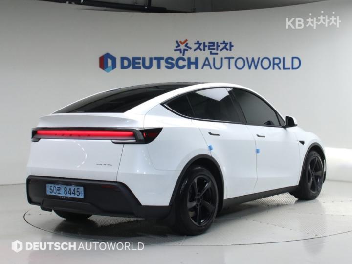 Tesla Model Y Long Range 3