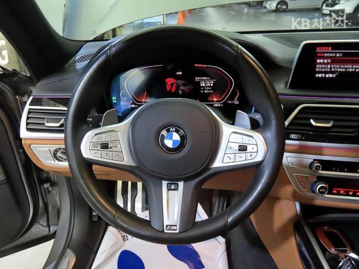 BMW 7 Series G11 730Ld xDrive M Sport 9