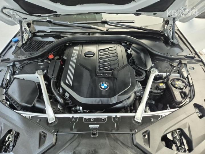BMW 8 Series G15 840i xDrive Gran Coupe M Sport Package 6