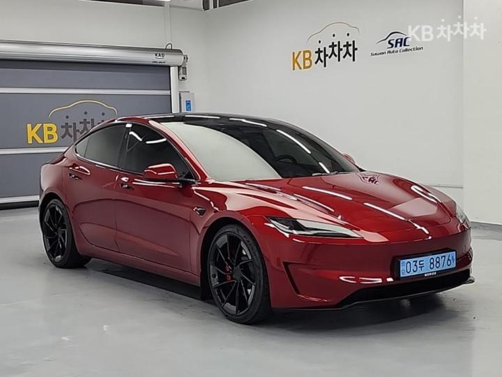 Tesla Model 3 Performance 5