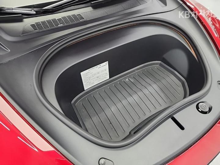Tesla Model 3 Performance 6