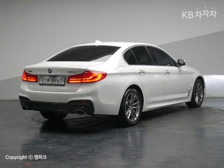 BMW 5 Series G30 520d xDrive M Sport Package 4