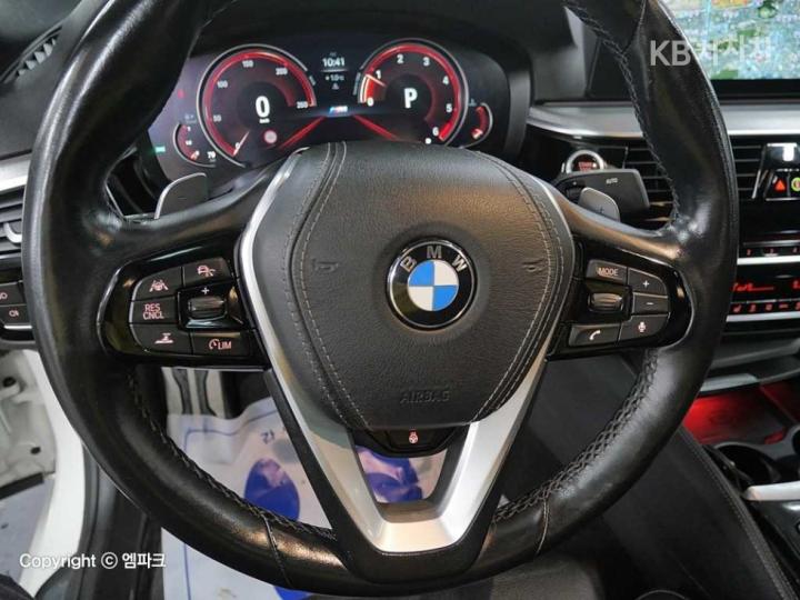 BMW 5 Series G30 520d xDrive M Sport Package 9