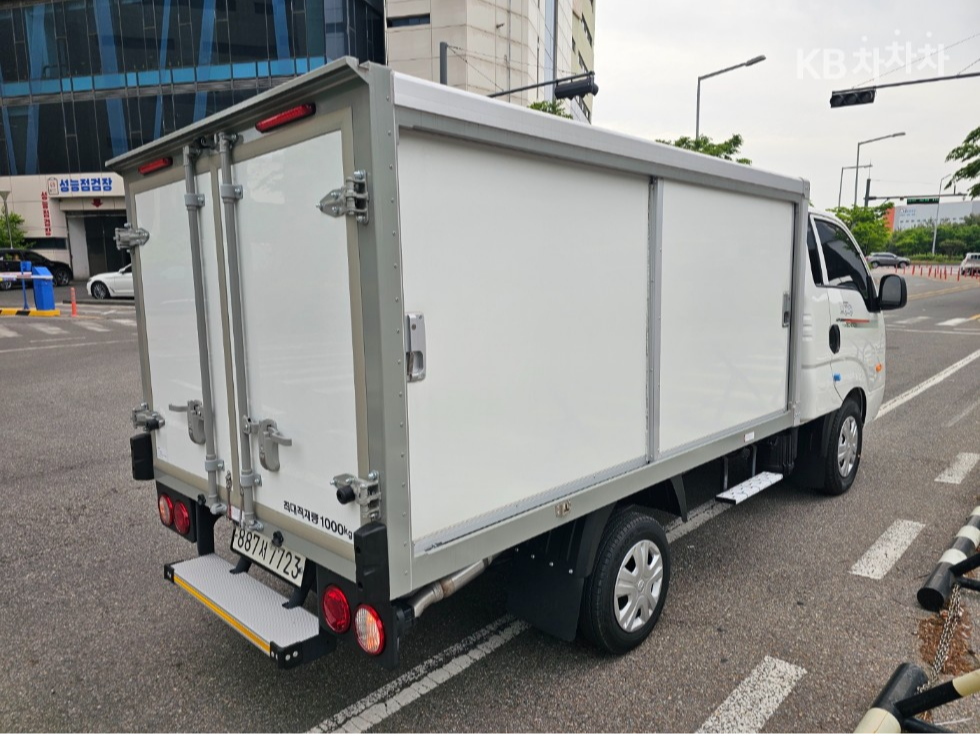2025 - kia bongo iii