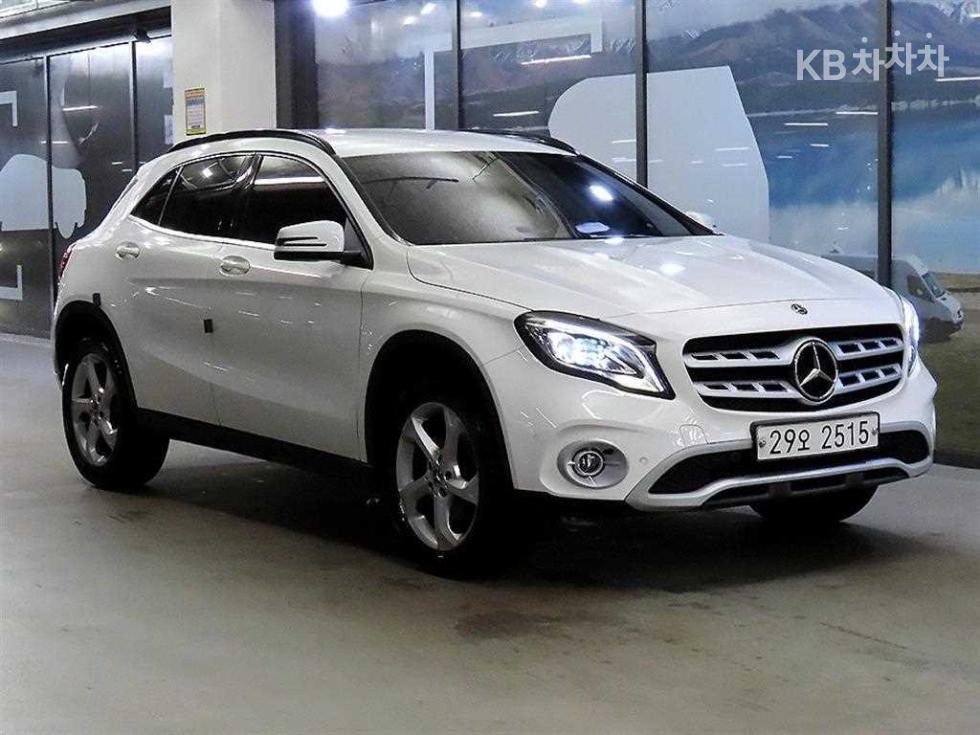 Mercedes-Benz GLA-Class