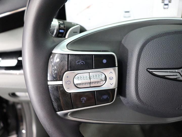 Genesis G90 RS4 3.5T Base Type 8