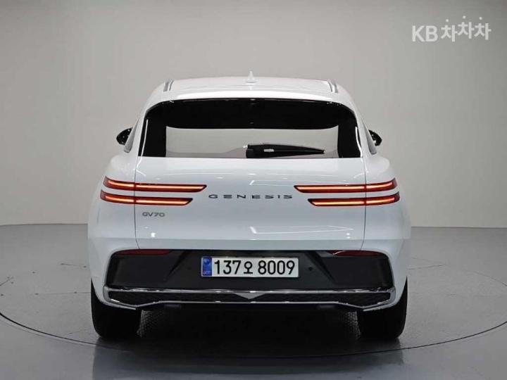 Genesis GV70 Gasoline 2.5T 2WD 4