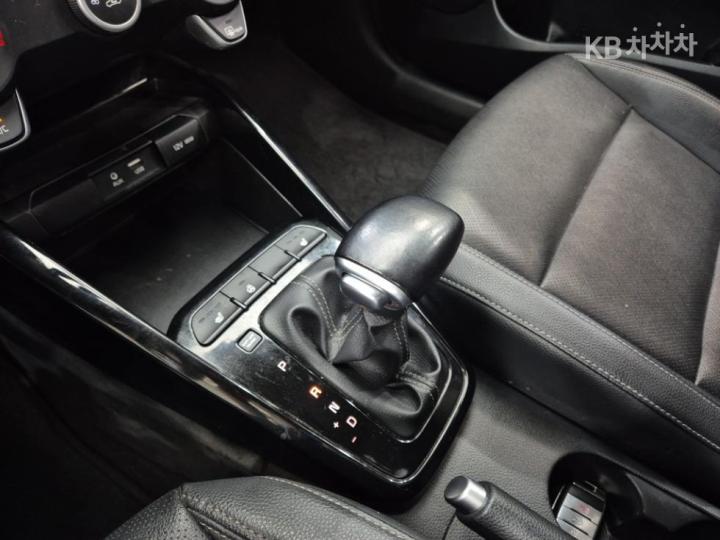 Kia Stonic Diesel 1.6 VGT Trendy 9