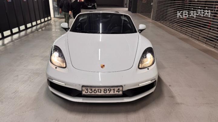 Porsche Boxster 2.5 GTS 6