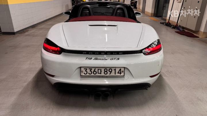 Porsche Boxster 2.5 GTS 7