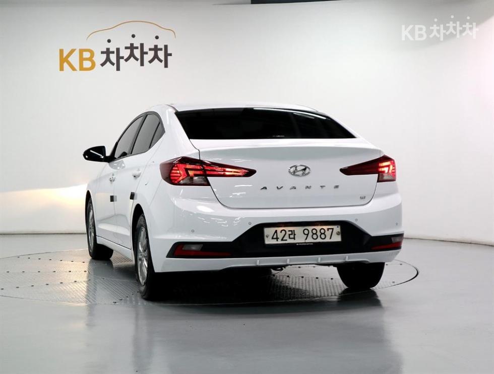 Hyundai Avante — miniaturë 3