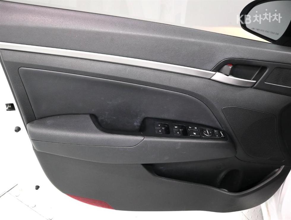 Hyundai Avante — miniaturë 7