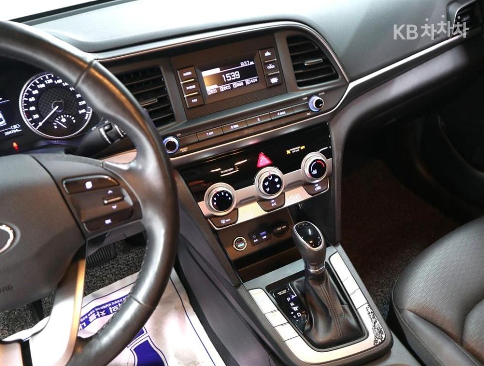 Hyundai Avante — miniaturë 10