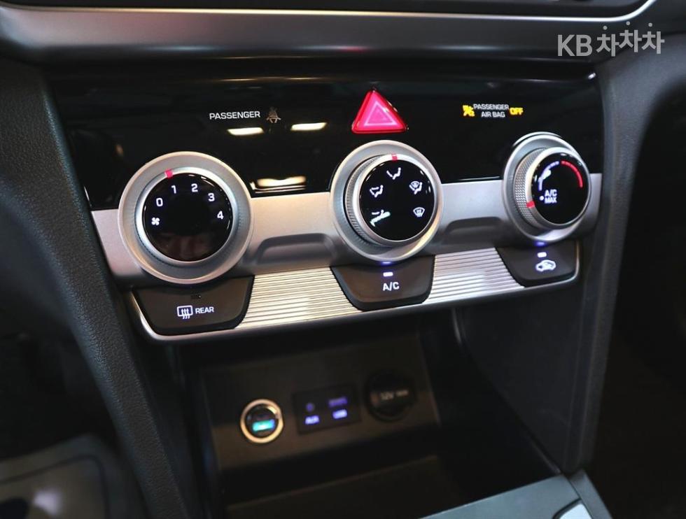 Hyundai Avante — miniaturë 12