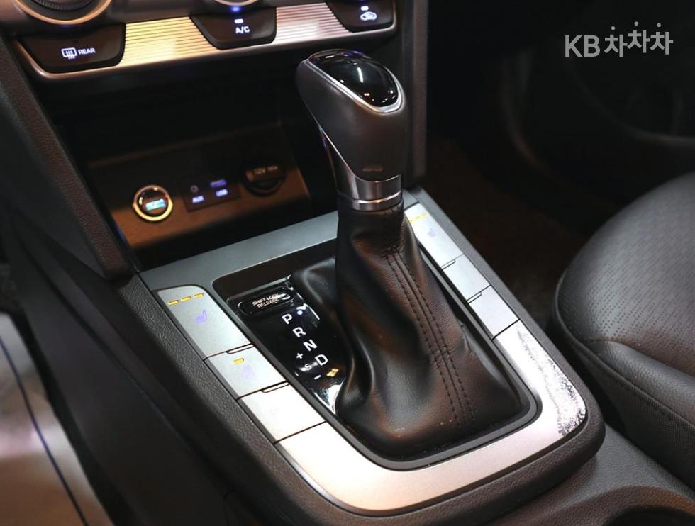 Hyundai Avante — miniaturë 13