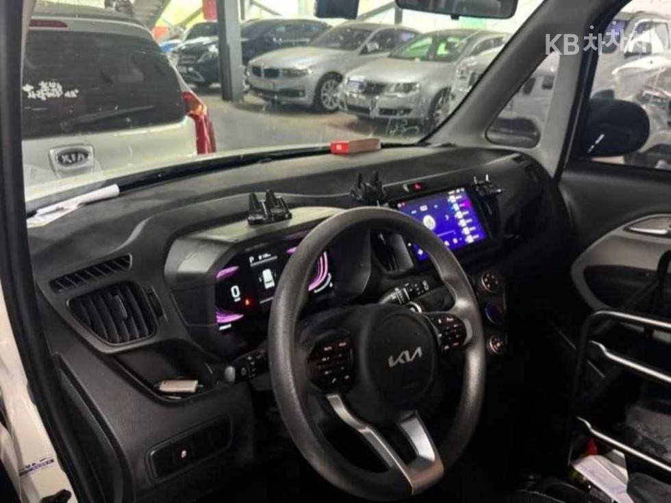 2023 - kia kia