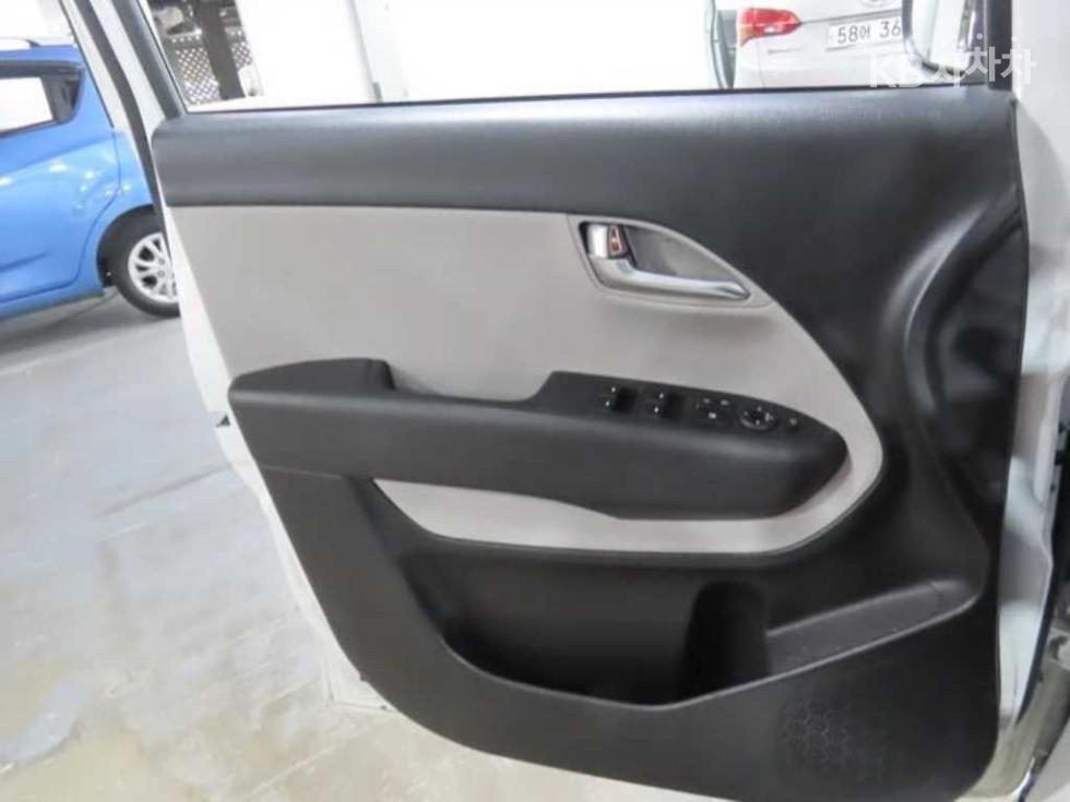 2023 - kia kia