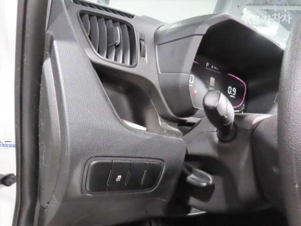 2023 - kia kia