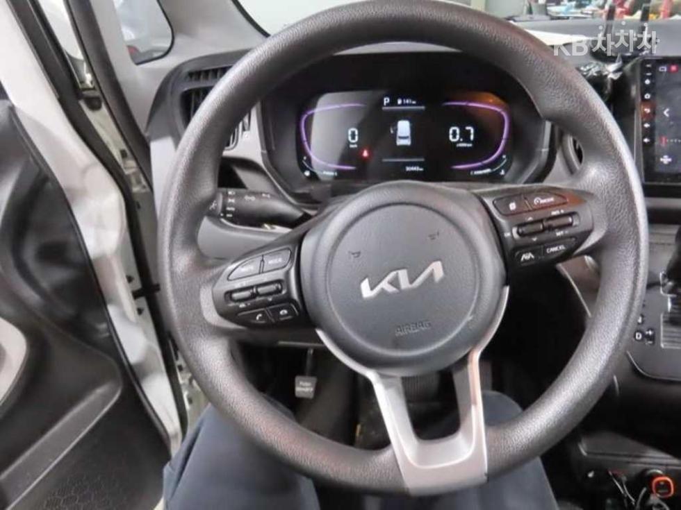2023 - kia kia