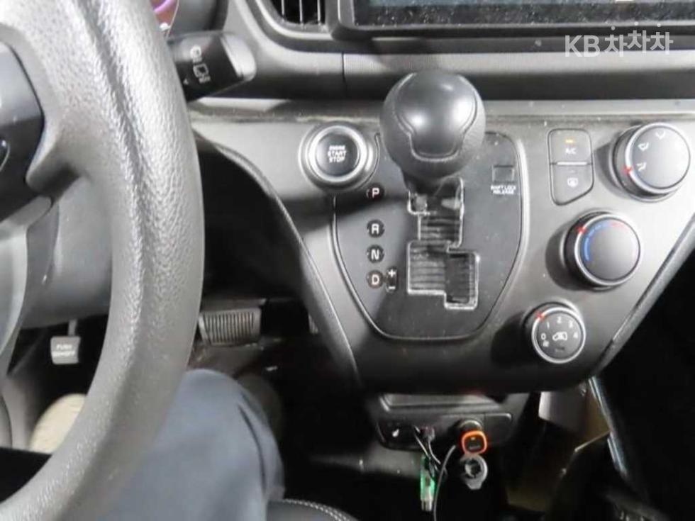 2023 - kia kia