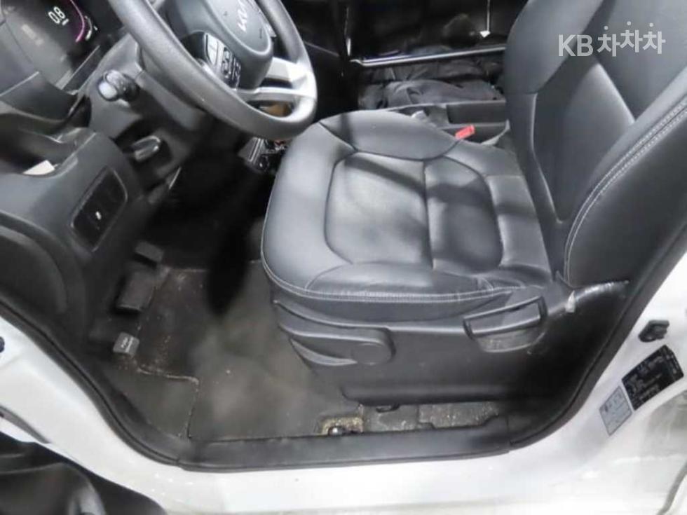 2023 - kia kia