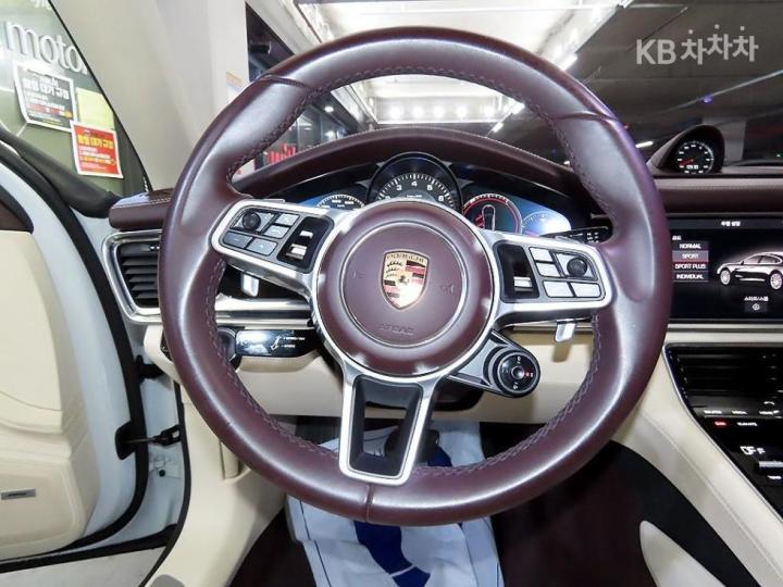 Porsche Panamera 971 3.0 4 Base Type 9