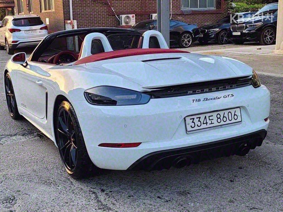 2023 Porsche 718 photo