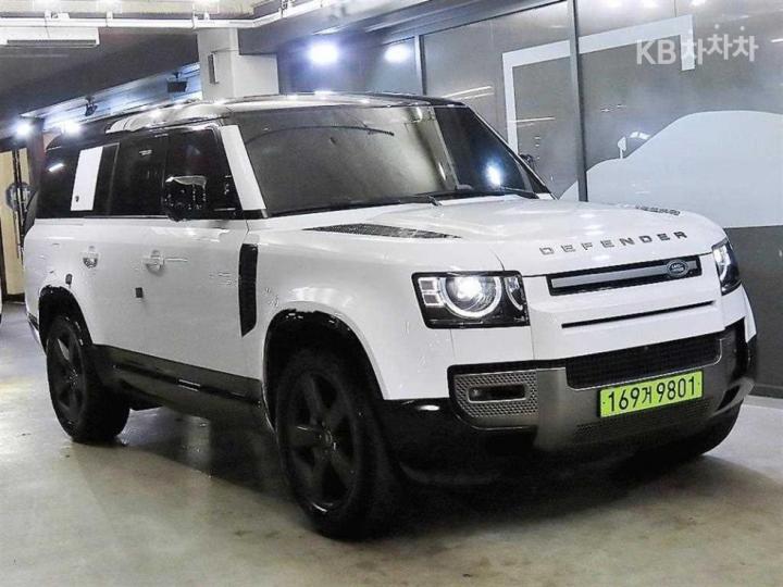 Land Rover Defender L663 130 D300 X-DYN SE