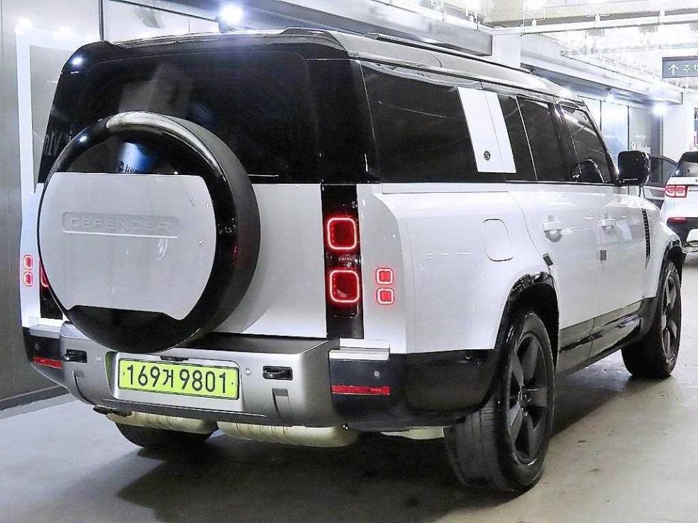 Land Rover Defender — miniaturë 4