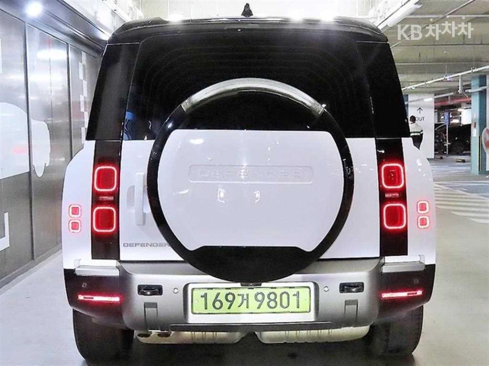 Land Rover Defender — miniaturë 5