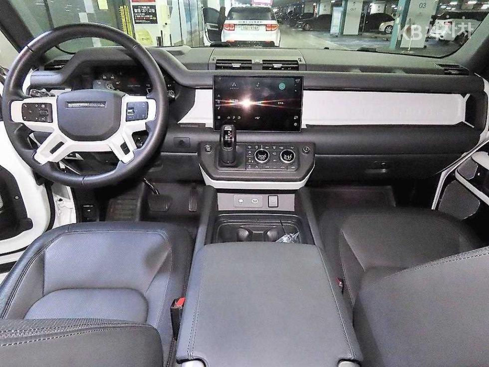 Land Rover Defender — miniaturë 10