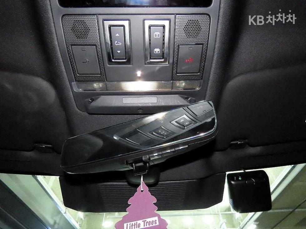 Land Rover Defender — miniaturë 15