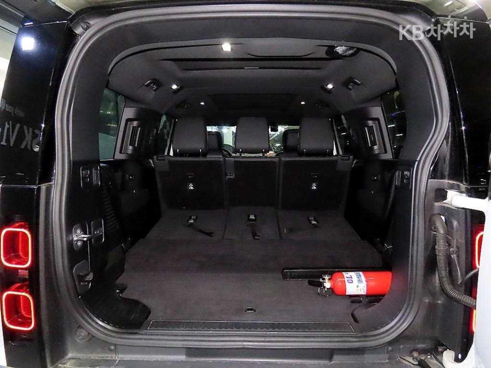 Land Rover Defender — miniaturë 17