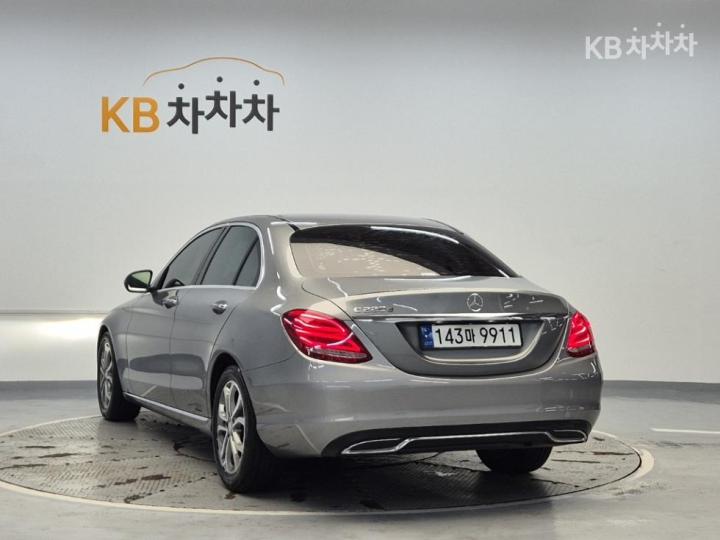 Mercedes-Benz C-Class C220d Avantgarde W205 3