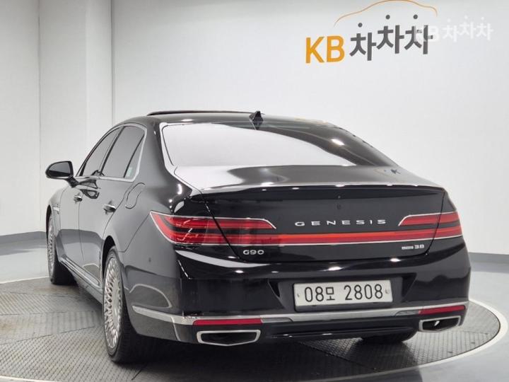 Genesis G90 3.8 GDi AWD Premium Luxury 3