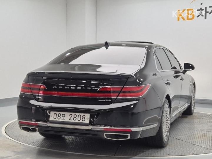 Genesis G90 3.8 GDi AWD Premium Luxury 4