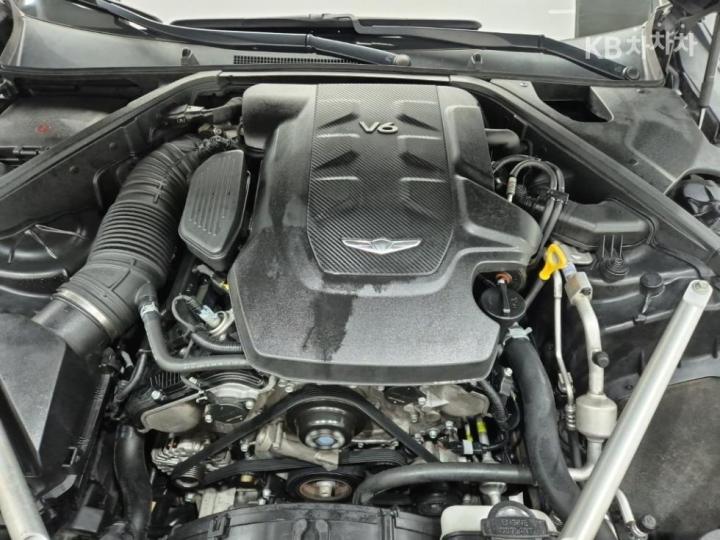 Genesis G90 3.8 GDi AWD Premium Luxury 6
