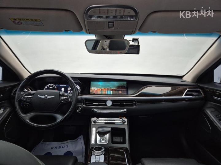 Genesis G90 3.8 GDi AWD Premium Luxury 8