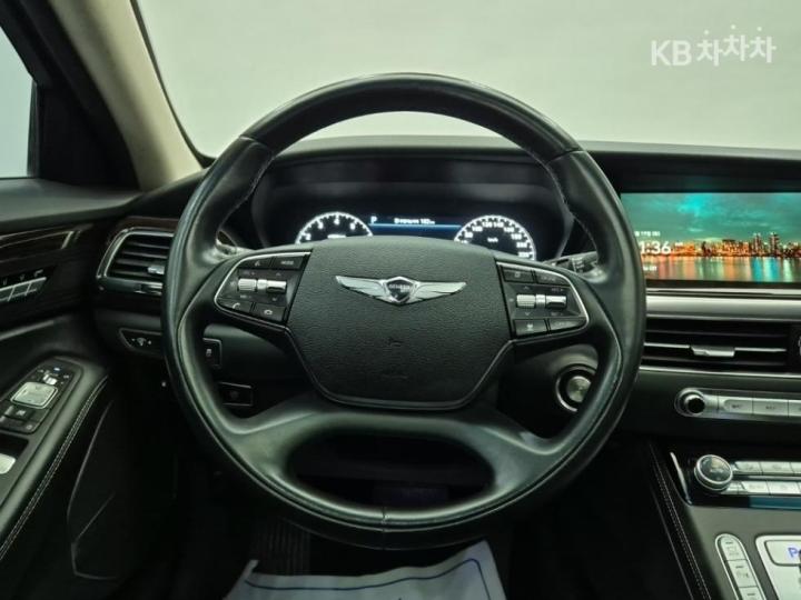 Genesis G90 3.8 GDi AWD Premium Luxury 10