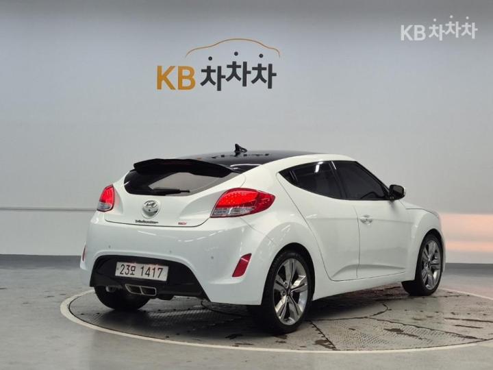 Hyundai Veloster PYL DCT 4