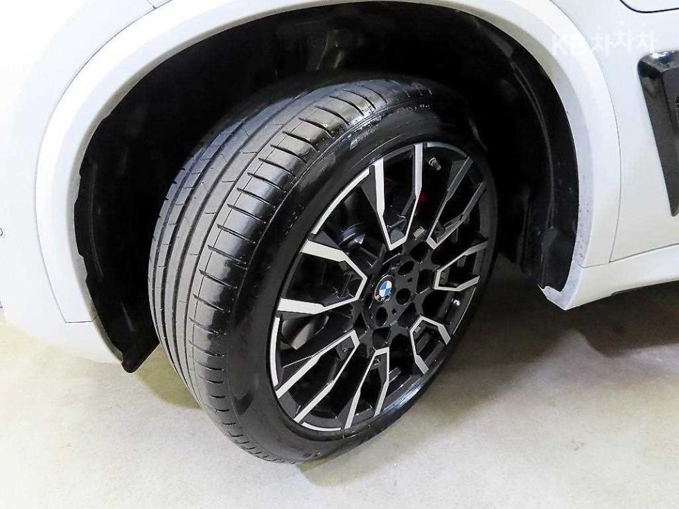 BMW X5 — miniaturë 20